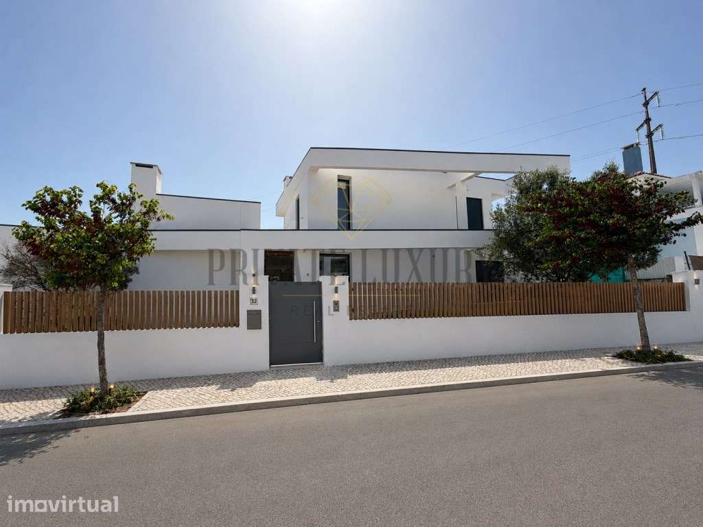 Moradia T3 com piscina na Abrunheira - Grande imagem: 2/34