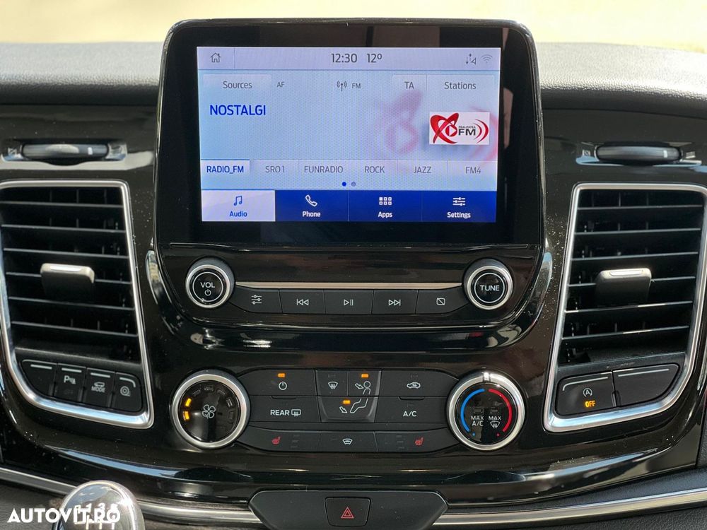 Ford Tourneo Custom - 4