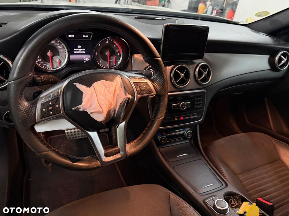 Mercedes-Benz GLA 220 CDI 7G-DCT AMG Line - 8