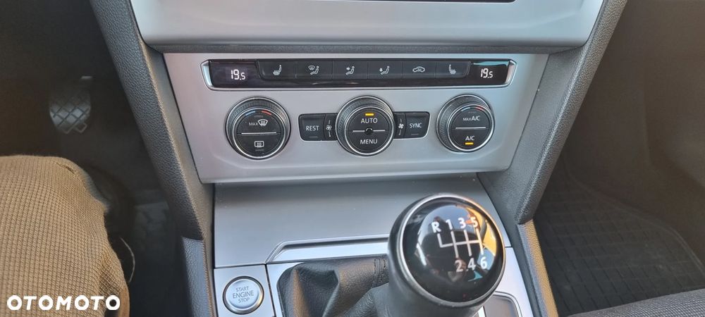 Volkswagen Passat 2.0 TDI (BlueMotion Technology) Comfortline - 20