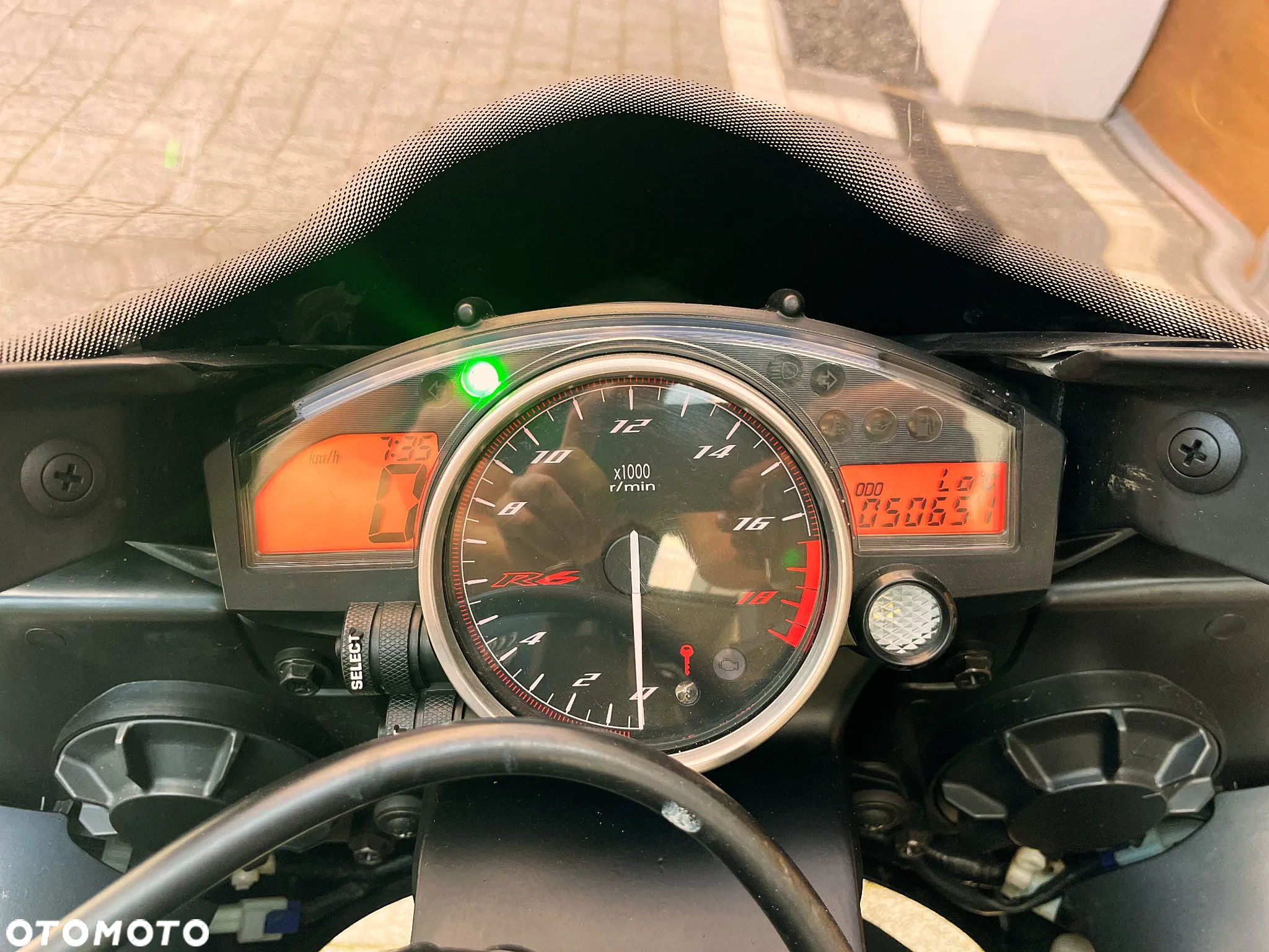 Yamaha R6 - 8