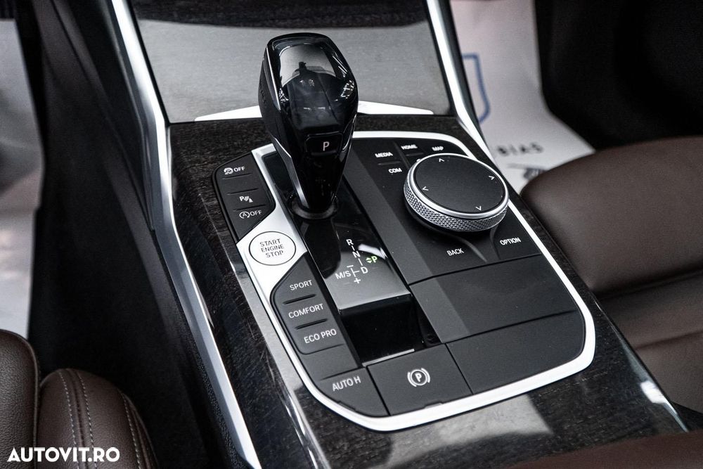 BMW Seria 3 318i Aut. Sport Line - 25