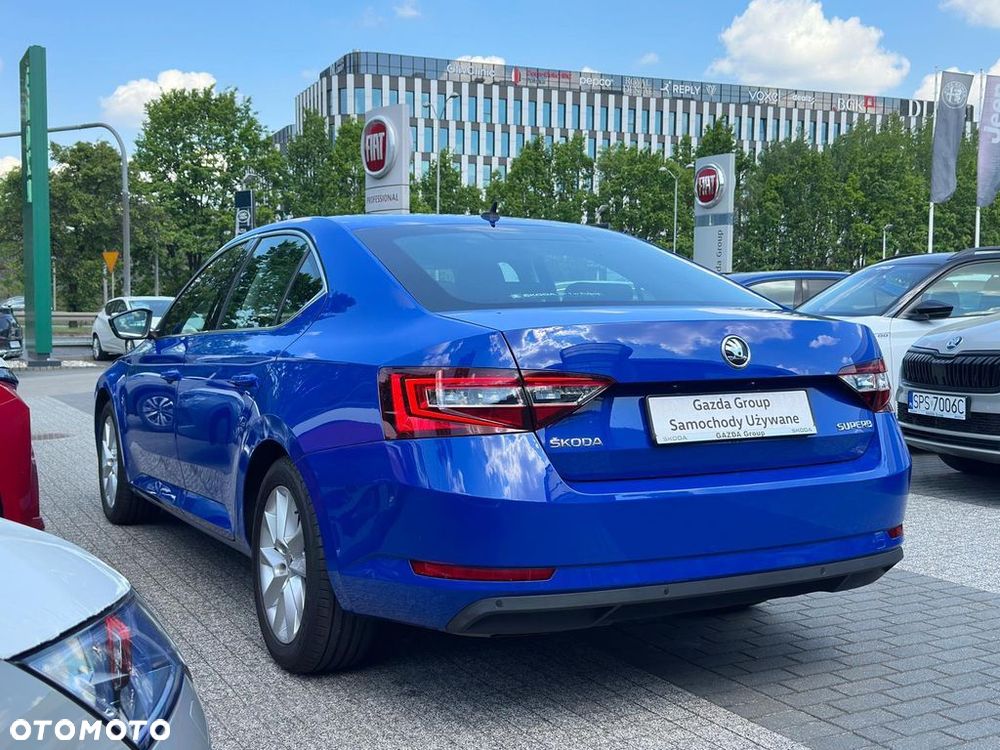 Skoda Superb 2.0 TDI SCR Ambition - 8