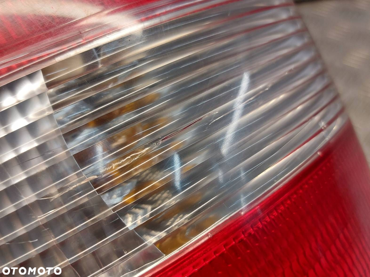 LAMPA PRAWY +  LEWY TYŁ MAZDA 323 BJ HATCHBACK HB - 4