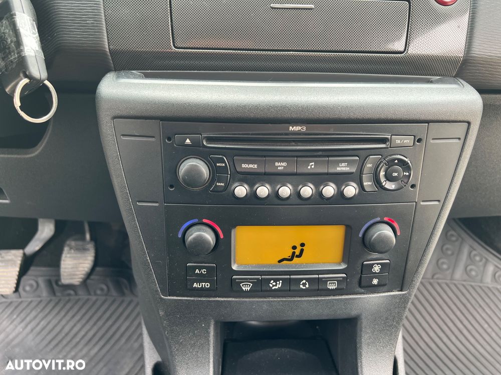 Citroën C4 1.6 HDi 16V VTR - 13