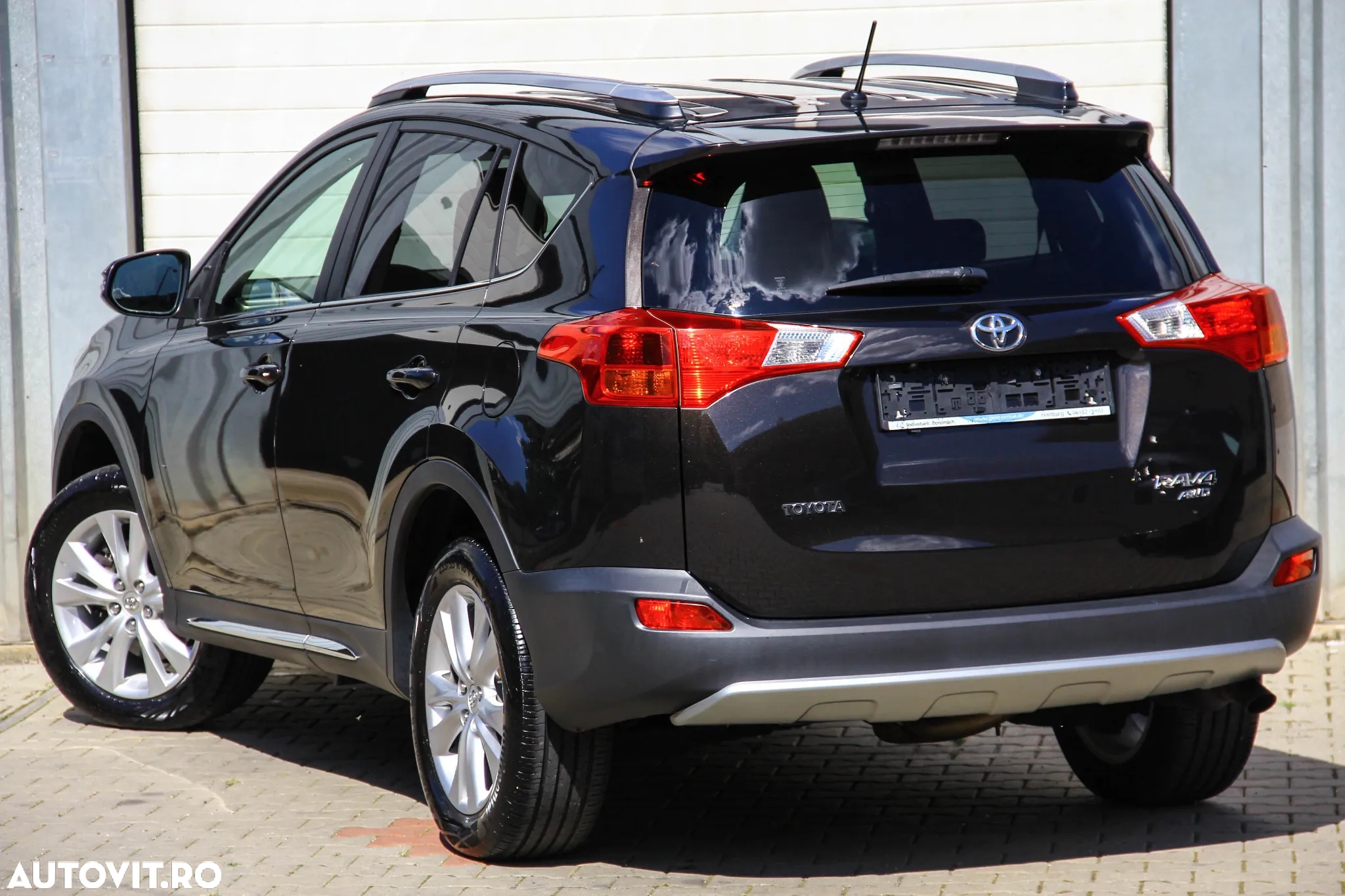 Toyota RAV4 2.2 D-4D 4x4 Edition S - 4
