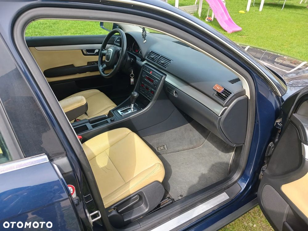 Audi A4 Limousine - 6