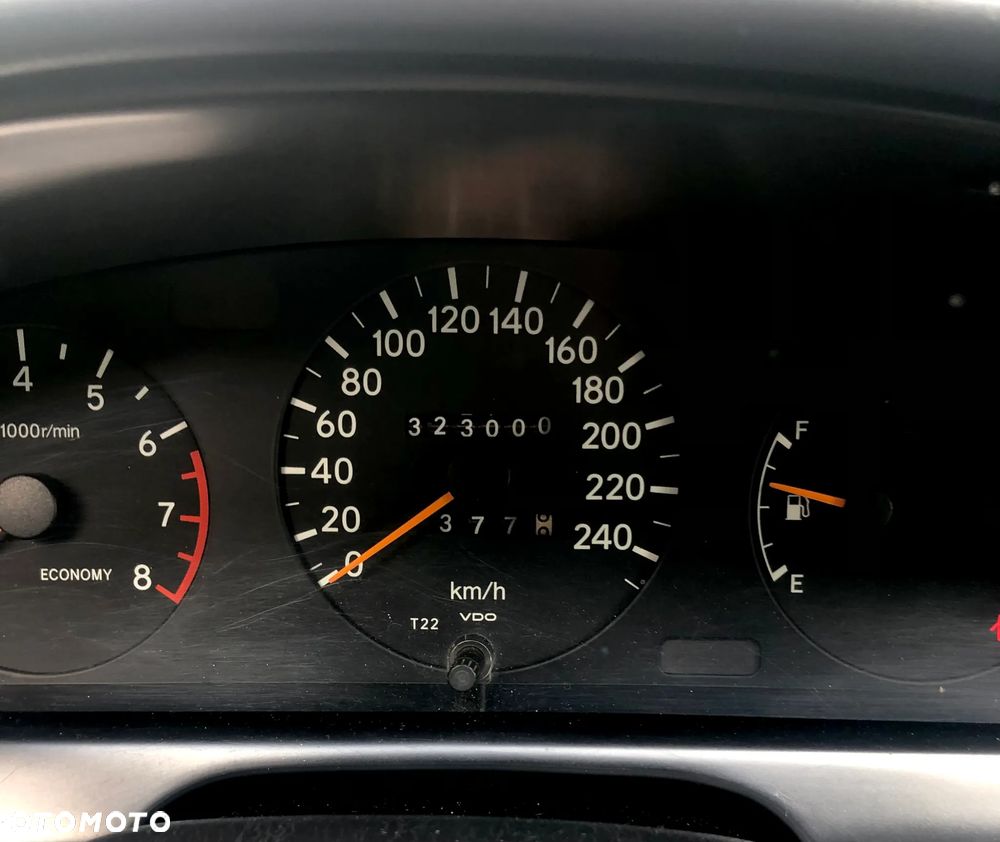 Toyota Carina 1.8 - 13