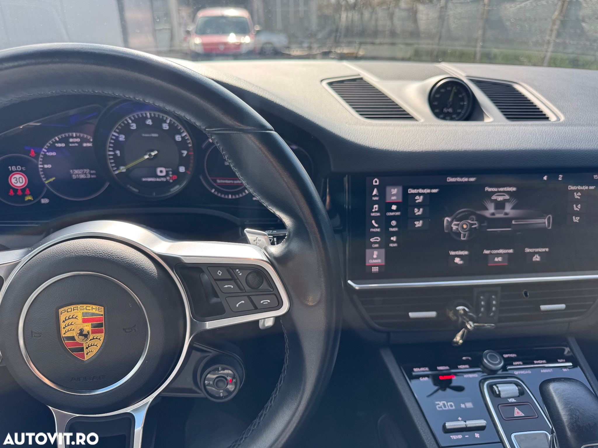 Porsche Cayenne - 26