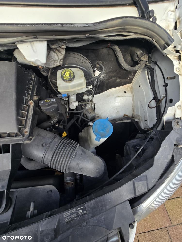 Mercedes-Benz Sprinter - 23