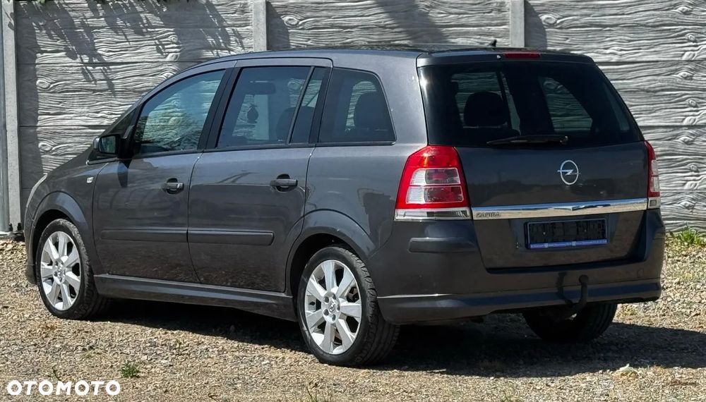 Opel Zafira 1.8 Essentia - 24