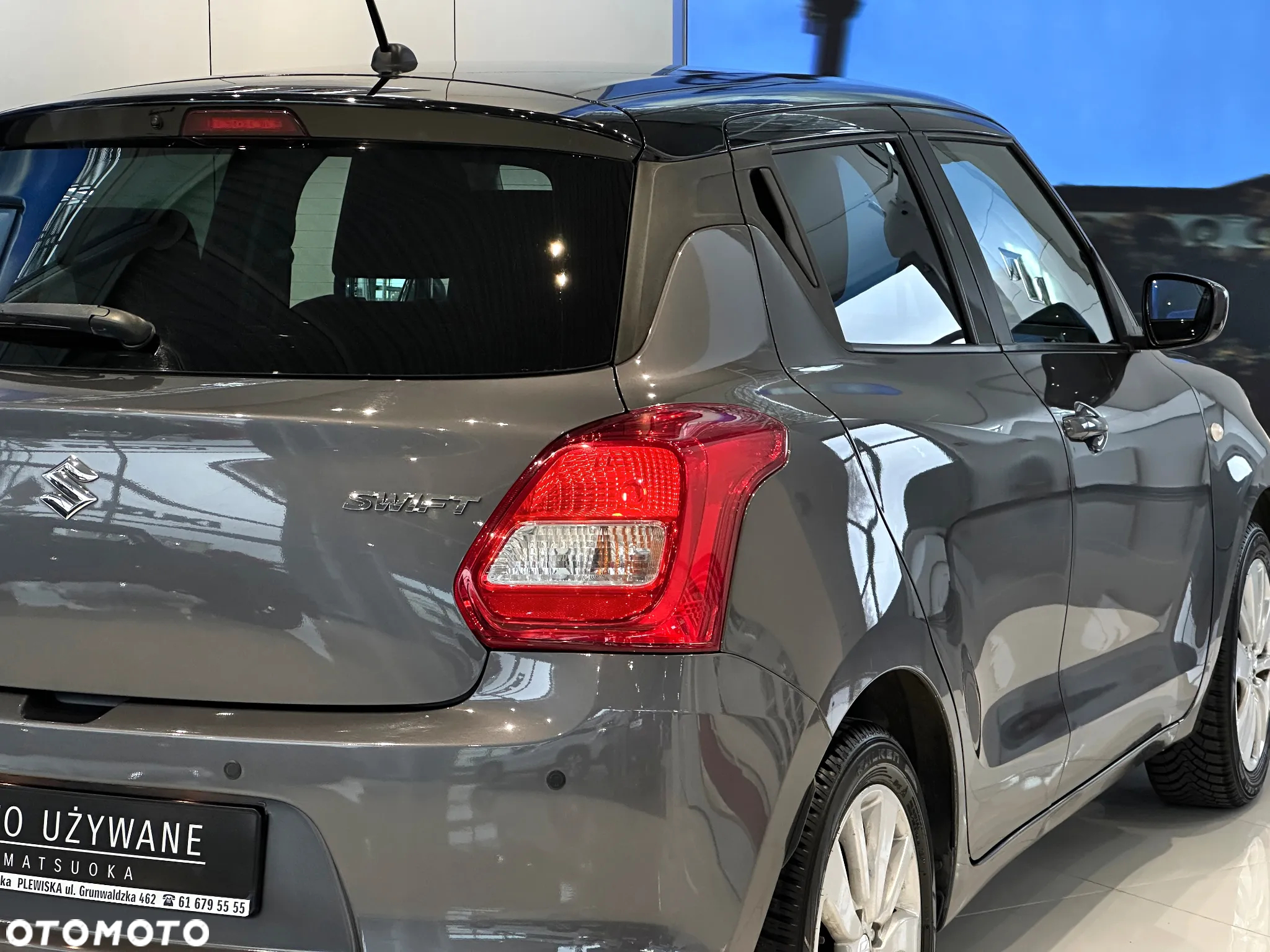 Suzuki Swift 1.2 Premium Plus CVT - 9