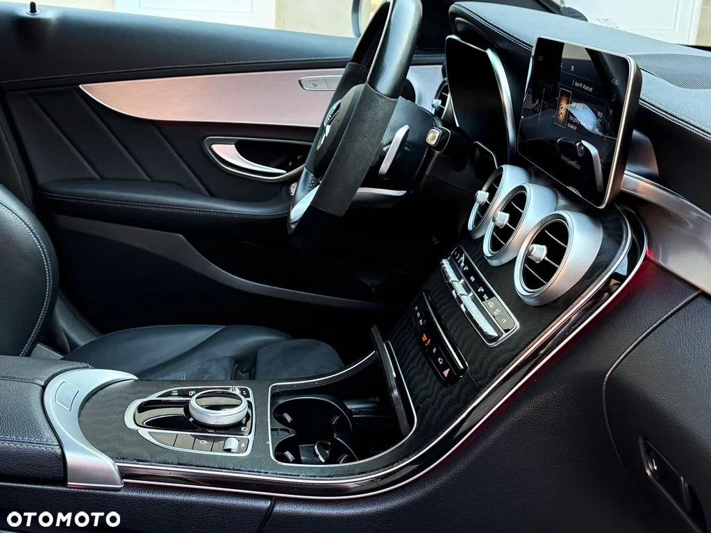 Mercedes-Benz Klasa C 220 d T 9G-TRONIC AMG Line - 6