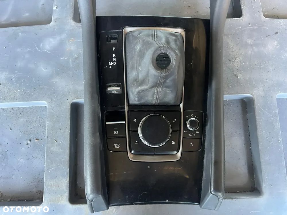 MAZDA 3 IV BP Tunel środkowy mieszek panel sterowania pokrętło 19- USA - 3