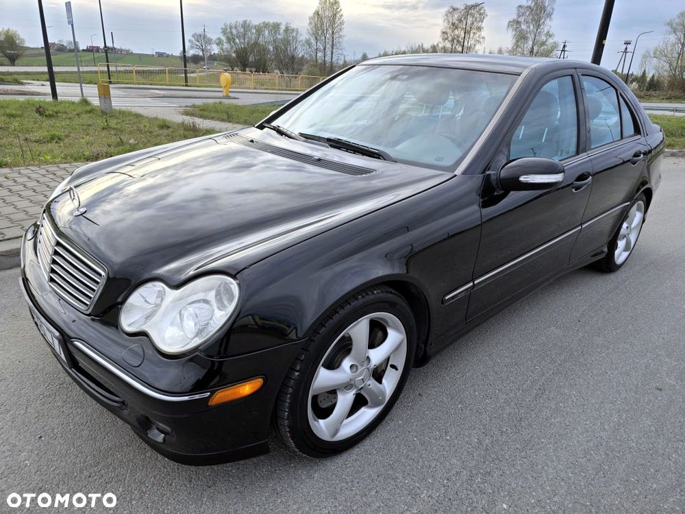 Mercedes-Benz Klasa C 230 7G-TRONIC Avantgarde Sport Edition + - 26