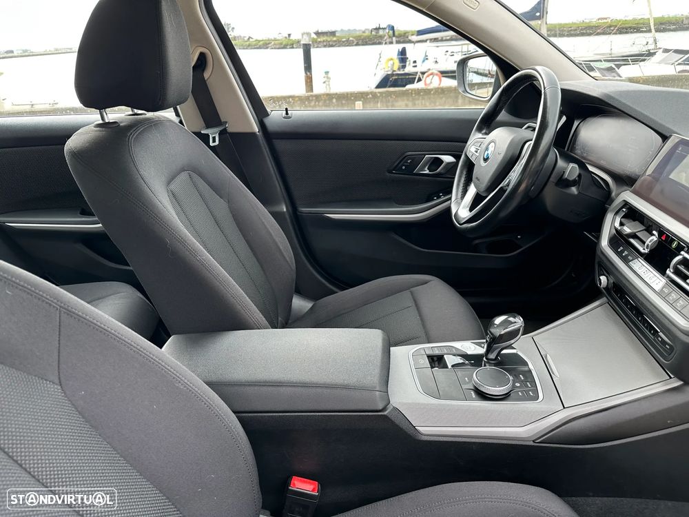 BMW 330 e Auto - 25