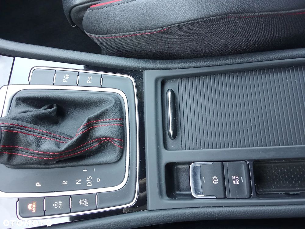 Volkswagen Golf - 13