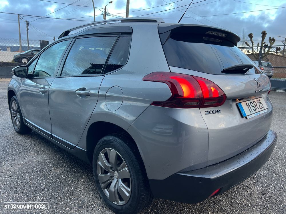 Peugeot 2008 1.2 PureTech Style - 32