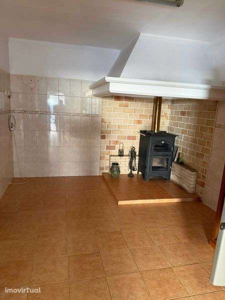 Apartamento T1 com cozinha equipada em Chão de Couce - Grande imagem: 3/8