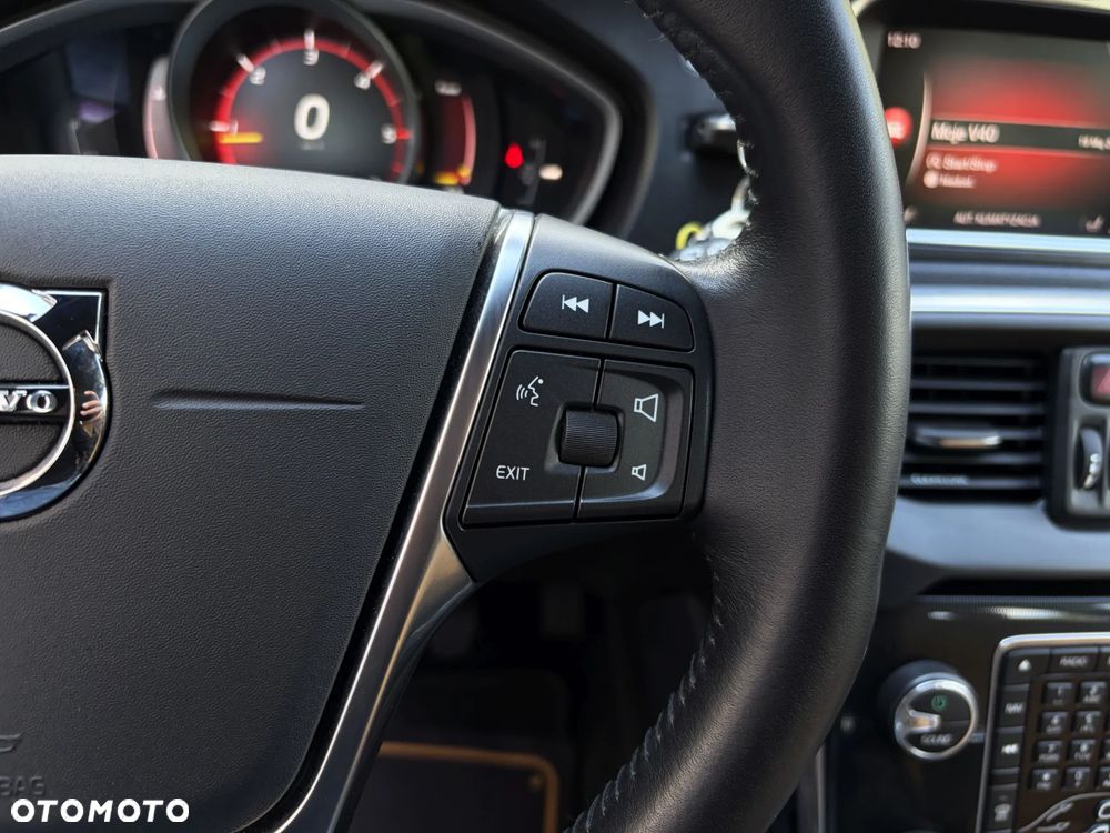 Volvo V40 Cross Country D2 Momentum - 25