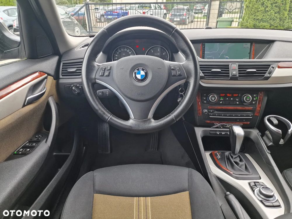 BMW X1 xDrive18d Sport Line - 28