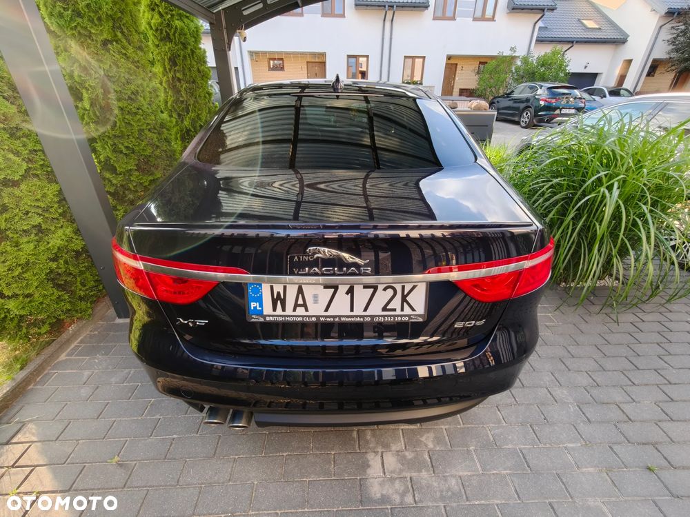 Jaguar XF 2.0 i4D R-Sport - 8