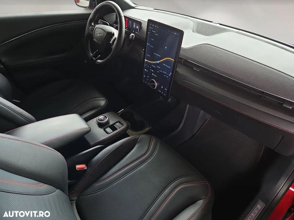 Ford Mustang Mach-E AWD PREMIUM - 32