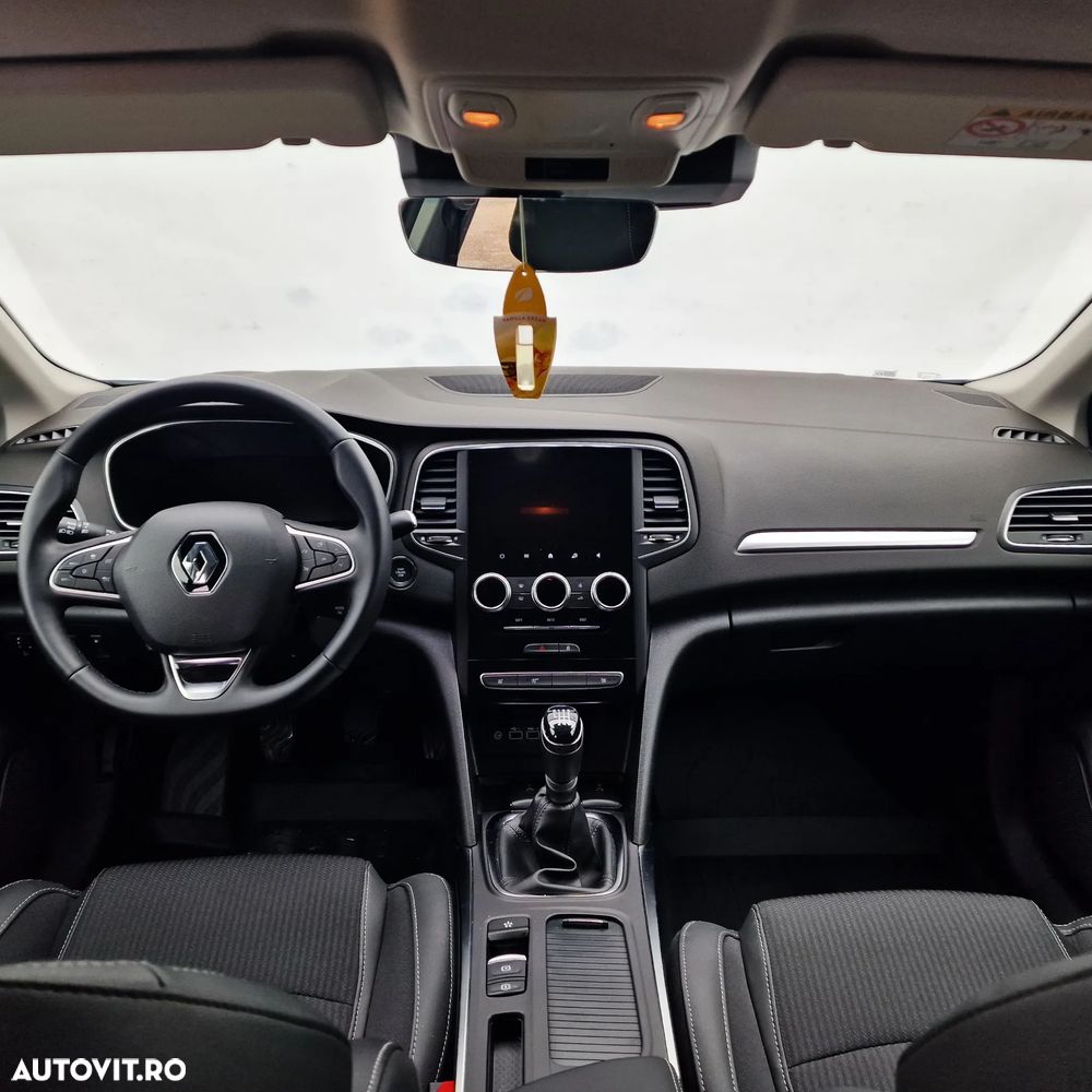 Renault Megane TCe 140 GPF Intens - 3