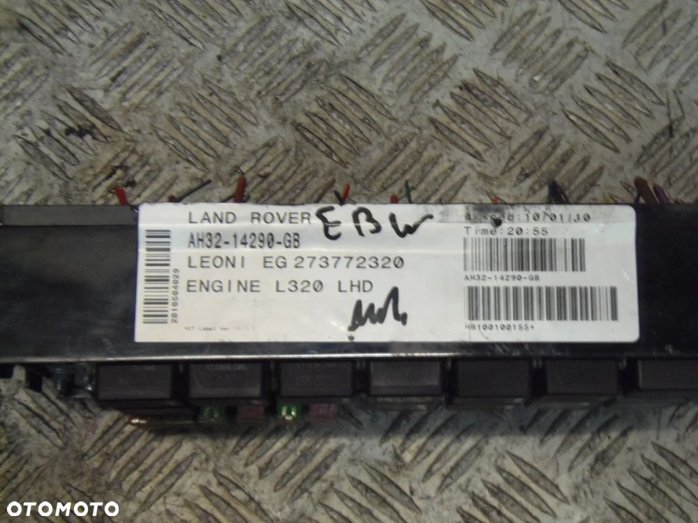 RANGE ROVER SPORT L320 LIFT AH32-14290-GB SKRZYNKA BEZPIECZNIKÓW 3.0D 2011R - 4