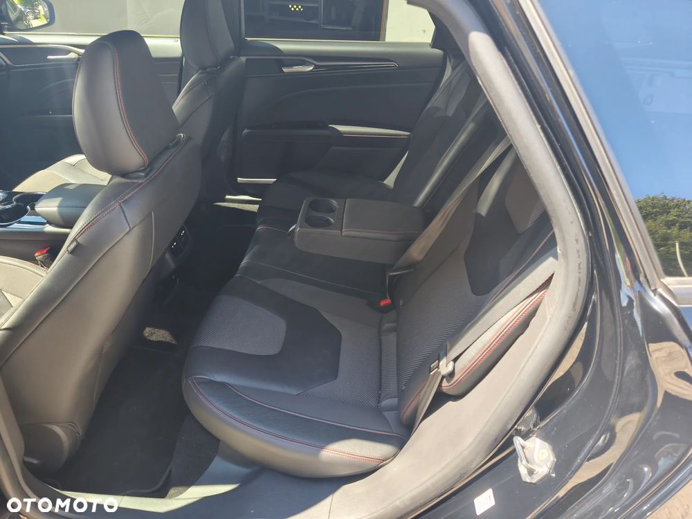 Ford Mondeo 2.0 TDCi ST-Line PowerShift - 34