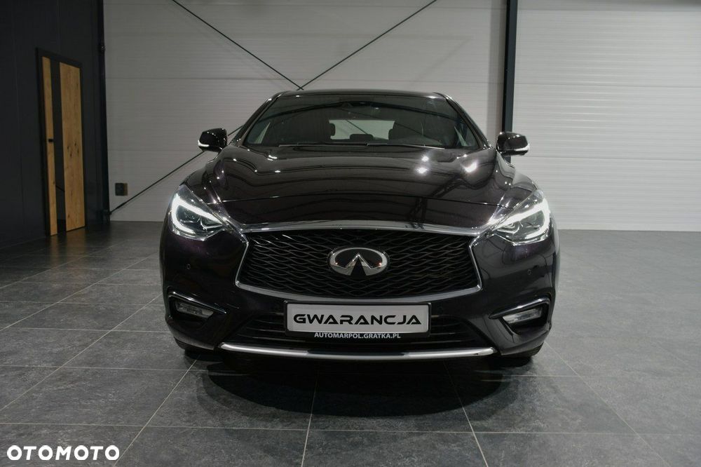 Infiniti Q30 1.6t DCT Premium Tech - 4