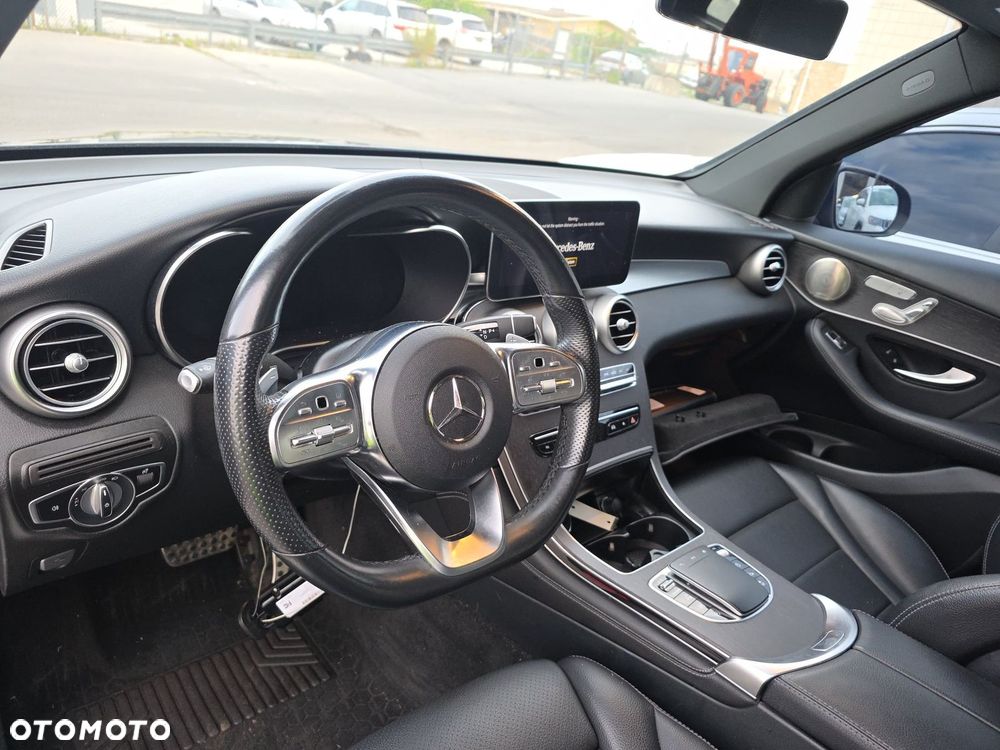 Mercedes-Benz GLC 300 4Matic 9G-TRONIC AMG Line - 10