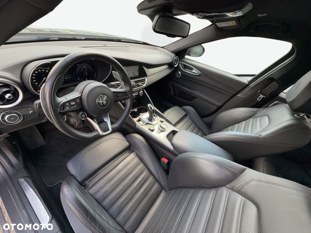 Alfa Romeo Giulia 2.0 Turbo Veloce Q4 - 27