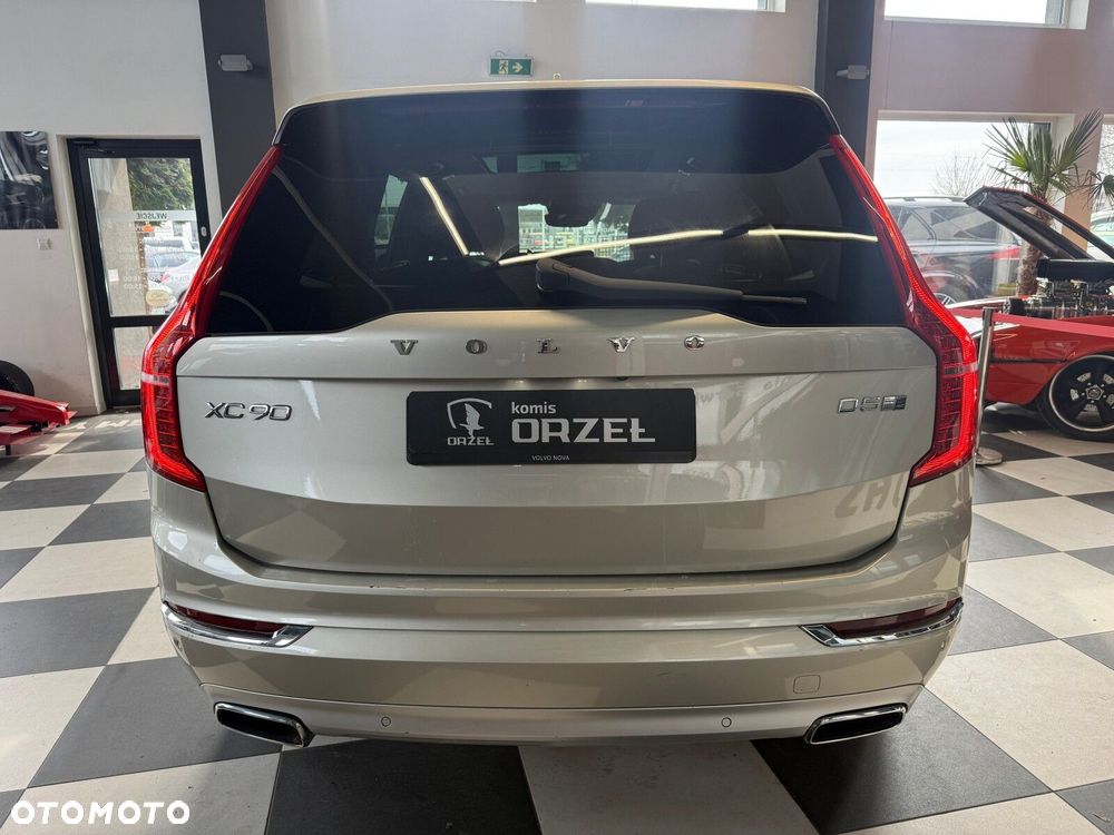 Volvo XC 90 - 7