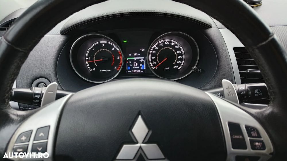 Mitsubishi Outlander 2.2 DI-D 4WD TC-SST Intense+ A06 - 9