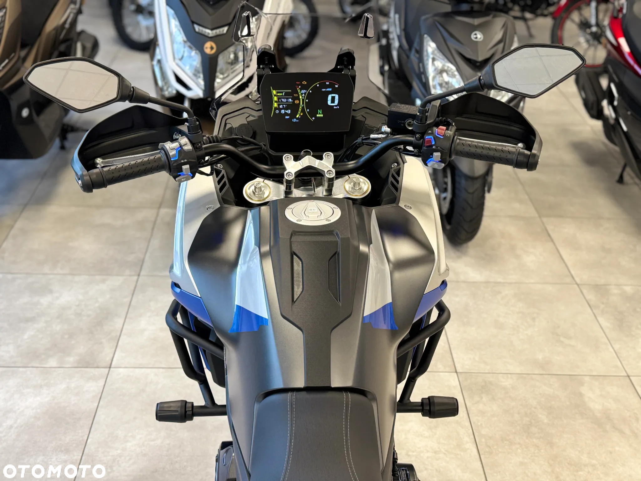 VOGE 525DSX - 6