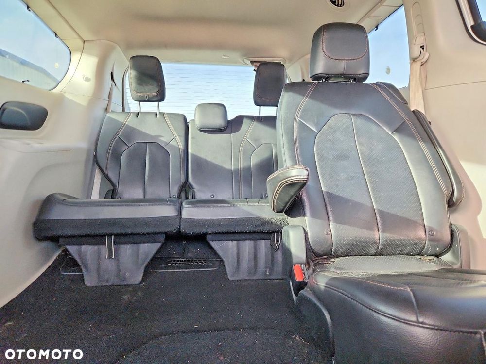 Chrysler Pacifica ver-3-3-se - 11