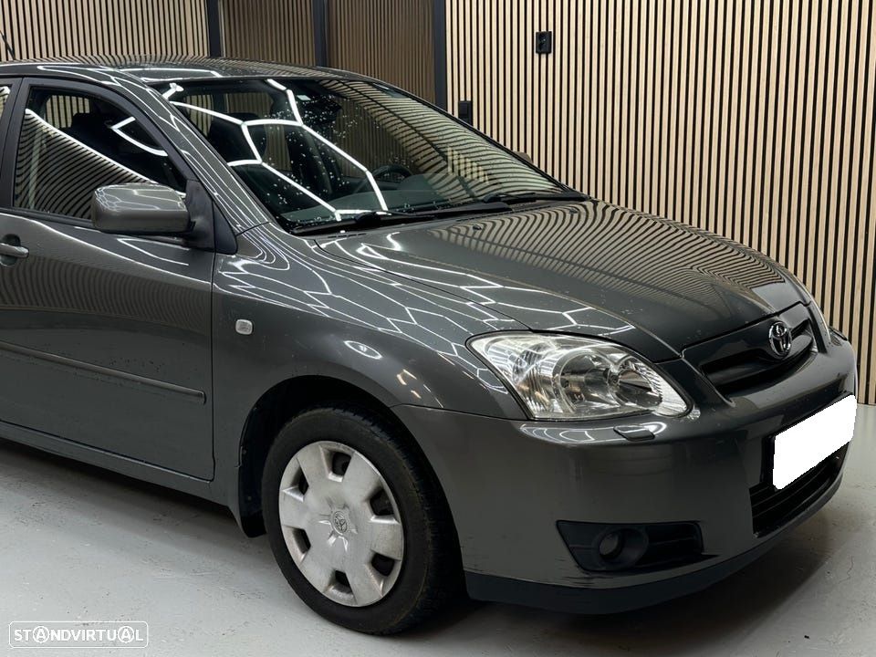 Toyota Corolla - 4