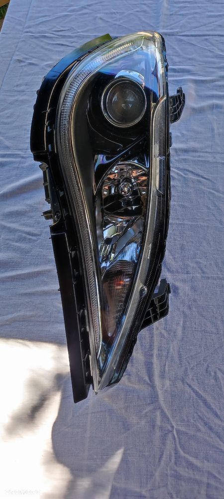 Lampa prawy przód Chrysler Pacifica Hybrid 2017 Lekko Uszkodzona - 3