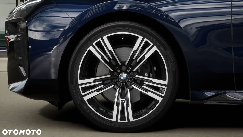 BMW Seria 7 - 8
