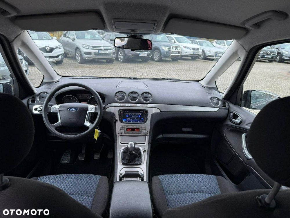 Ford Galaxy 2.0 Ambiente - 16