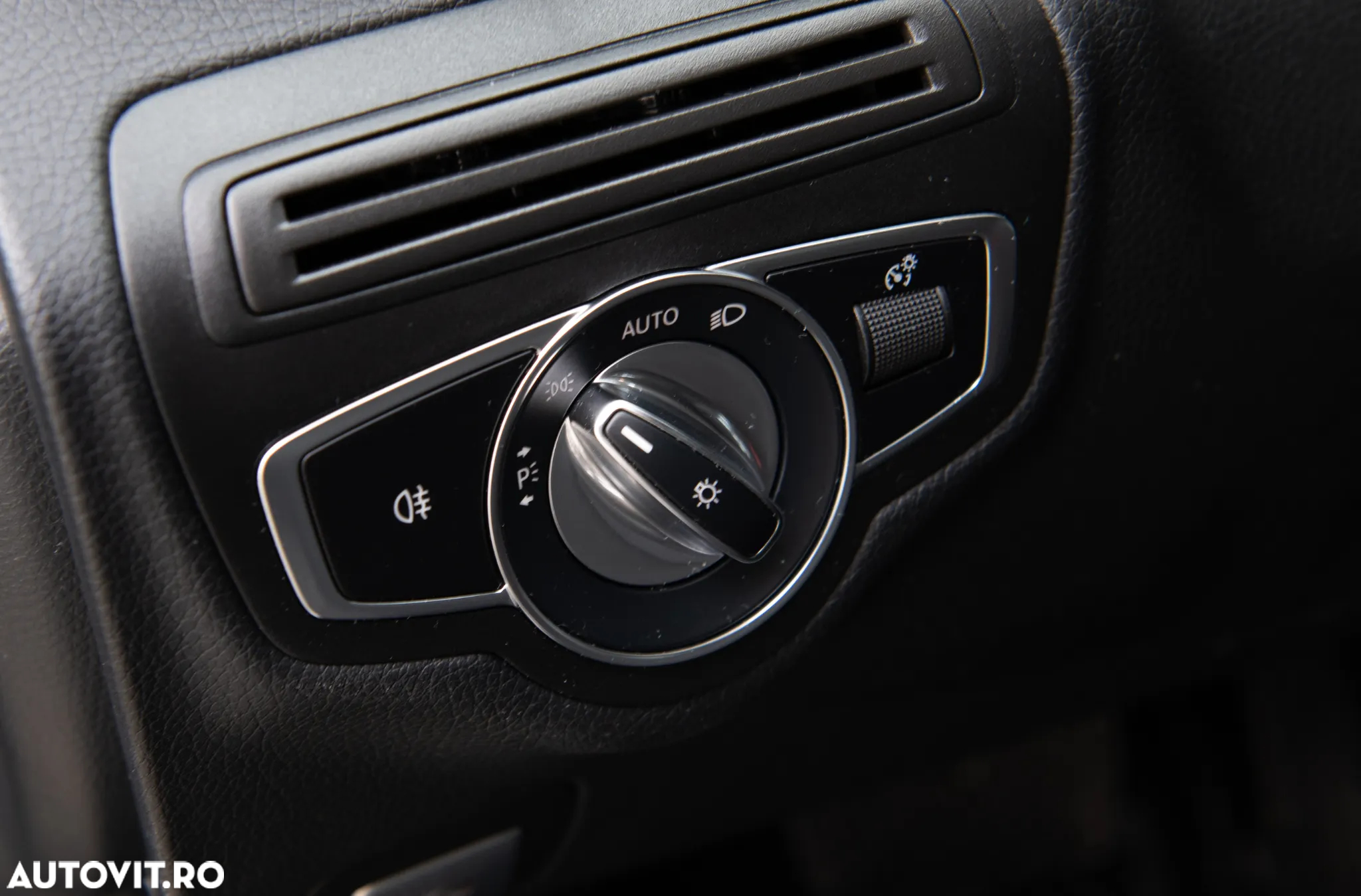 Mercedes-Benz C 220 d 4Matic T 9G-TRONIC Avantgarde - 13