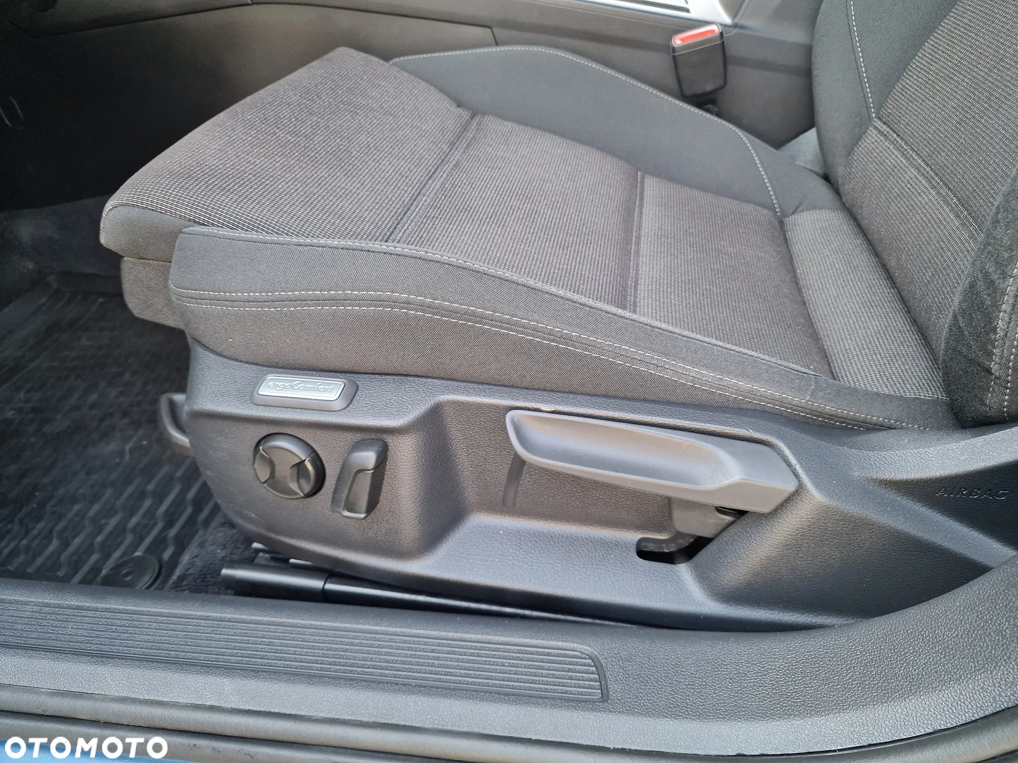 Volkswagen Passat 1.8 TSI BMT Comfortline - 26