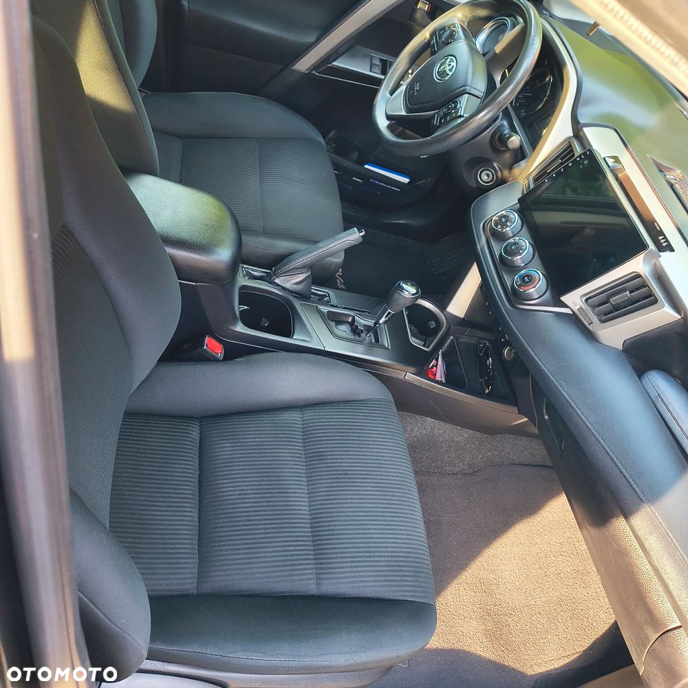 Toyota RAV4 - 8
