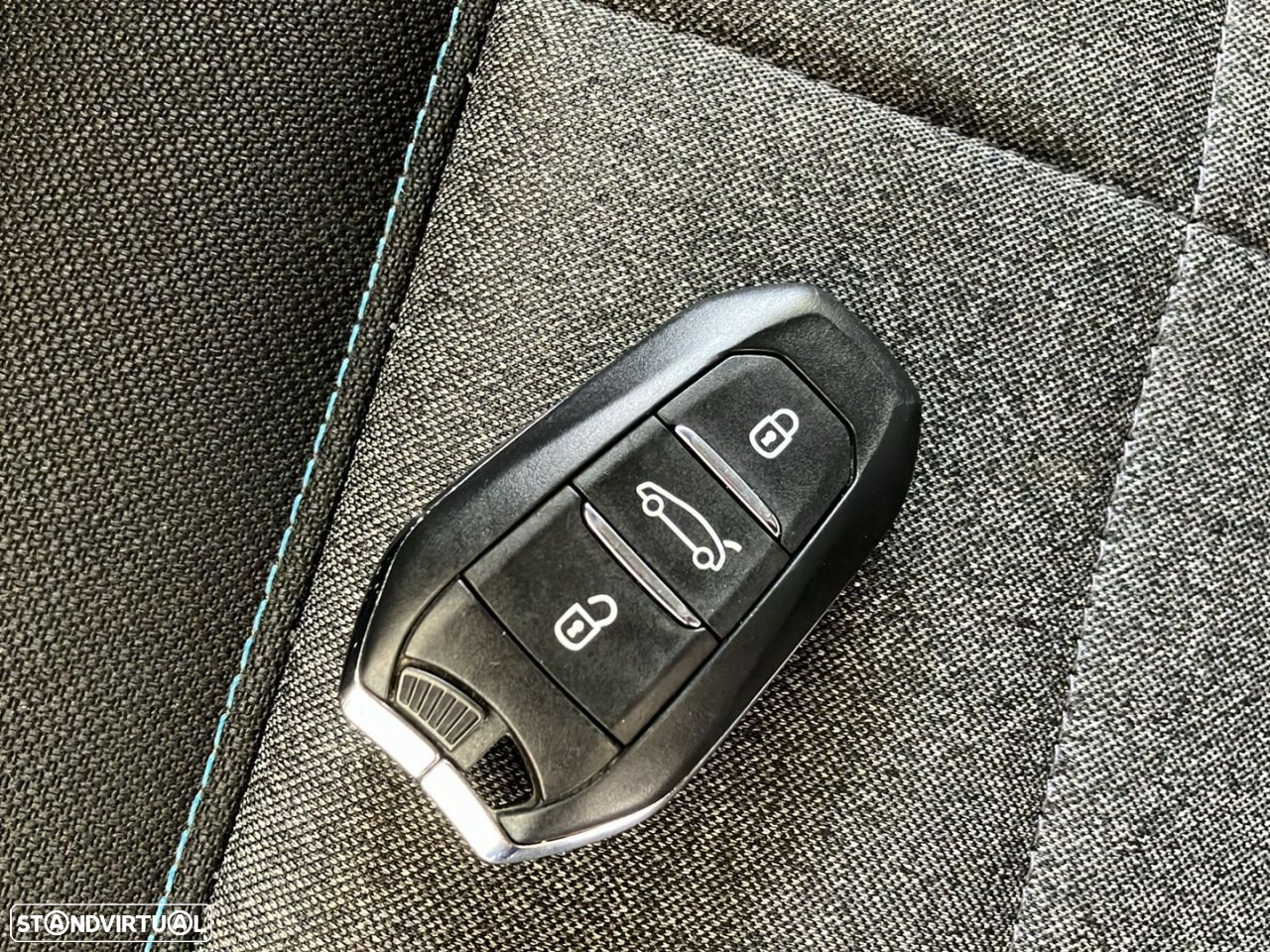Citroën C4 Cactus 1.5 BlueHDi Shine EAT6 - 25