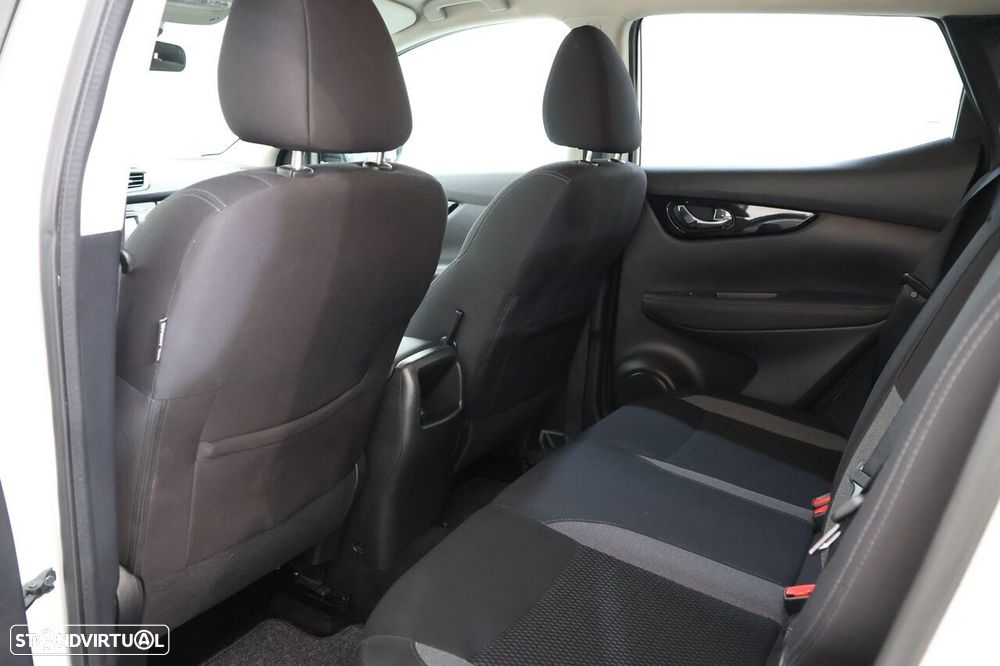 Nissan Qashqai 1.5 dCi N-Connecta - 9