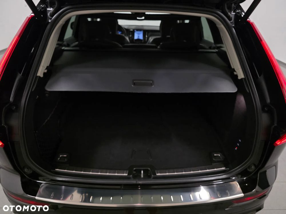 Volvo XC 60 B4 D Ultimate Dark - 40