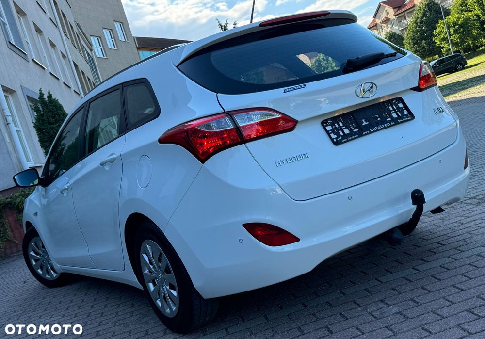 Hyundai i30 i30cw 1.6 CRDi Trend - 3