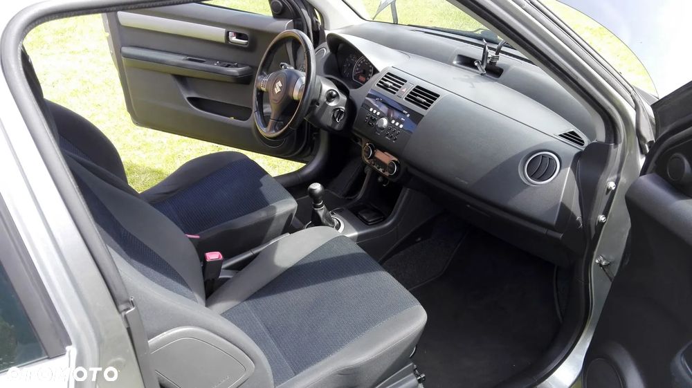 Suzuki Swift 1.3 DDiS Comfort - 23