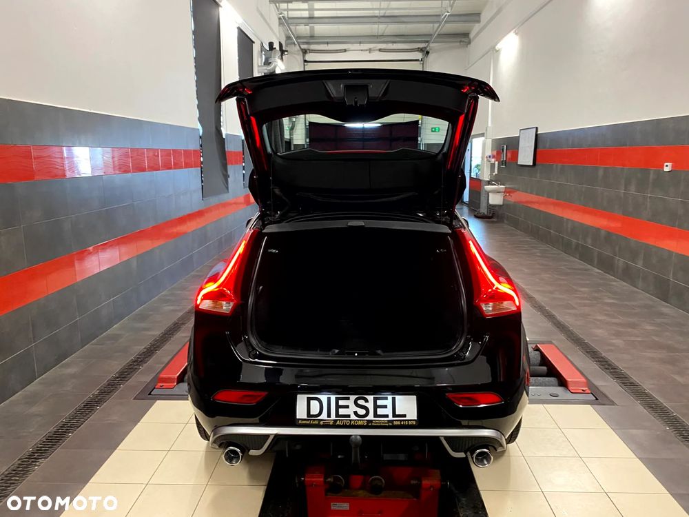Volvo V40 D3 Drive-E R-Design Momentum - 13
